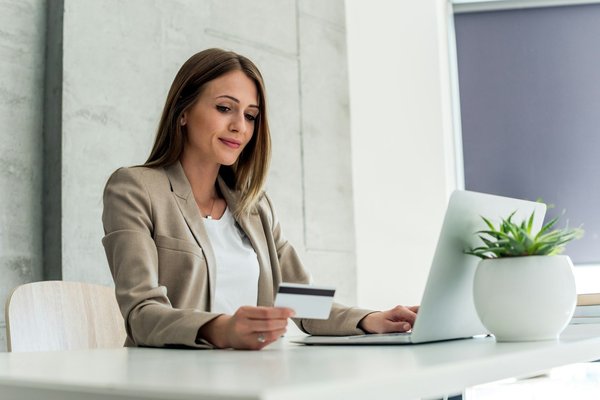 Découvrez le meilleur compte pro en ligne pour les femmes entrepreneurs